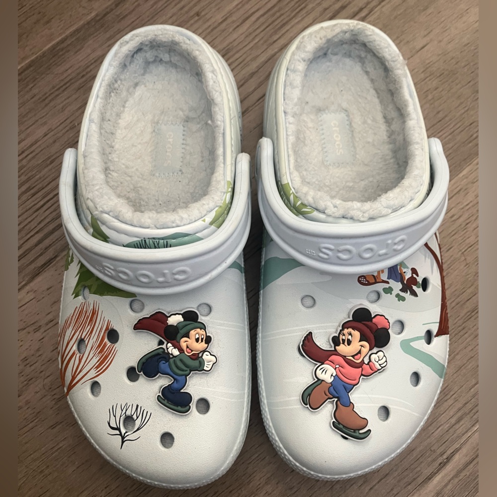 2023 Disney Parks Christmas Crocs